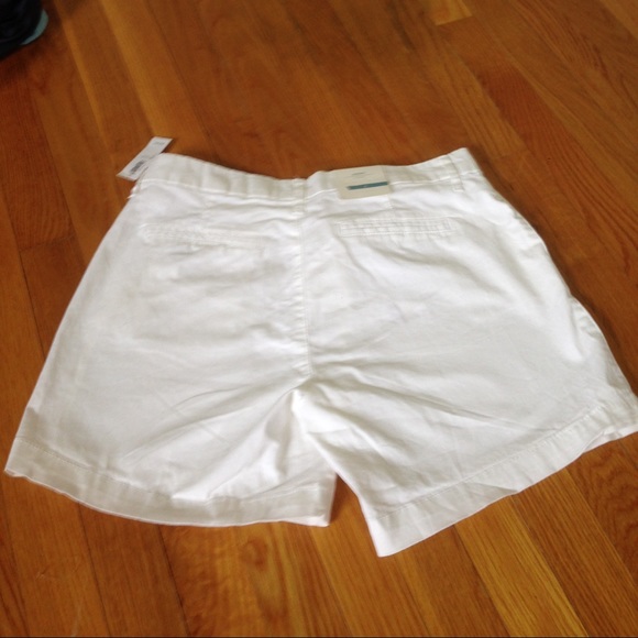 White Size 2 Old Navy Shorts - Picture 2 of 8